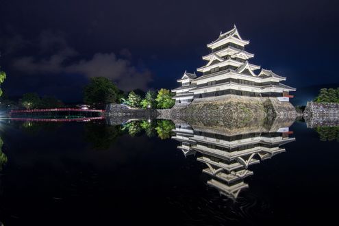 Обои на рабочий стол Ночной вид на Matsumoto Castle, Japan / Замок Мацумото, Япония