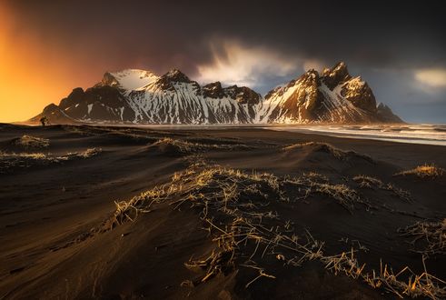 Обои на рабочий стол Исландия, гора Vesturhorn, фотограф Mark McLeod