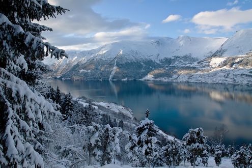 Обои на рабочий стол Пейзаж зимней природы в Hardanger, Norway / Хардангере, Норвегия, фотограф Eirik_B