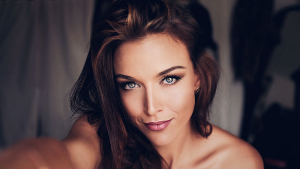 Обои на рабочий стол Модель Gina Carla, фотограф Sebastian Kоhler