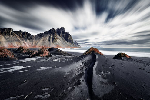 Обои на рабочий стол Природа на Vestrahorn, Iceland / Вестрахорн Исландия, фотограф Etienne Ruff