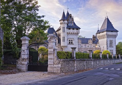 Обои на рабочий стол Замок-крепость с садом, France / Франция