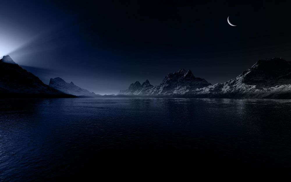 Обои для рабочего стола Месяц в ночном небе над озером в заснеженных горах