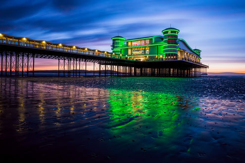 Обои на рабочий стол Ночной вид на Grand Pier, Weston-super-Mare, England / Большой Пирс, Уэстон-супер-мэйр, Англия
