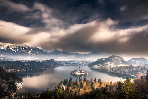 Обои на рабочий стол Замок на озере Bled / Блед, Slovenia / Словения, фотограф Ilhan Eroglu