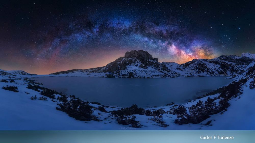 Обои для рабочего стола Млечный путь на небе. Национальный парк Picos de Europa National Park: Fuente De and Covadonga / Пикос-де-Эуропа: Фуэнте Де и Ковадонга, Испания, фотограф Carlos F Turienzo