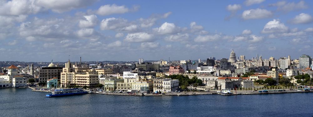 Обои для рабочего стола Панорама столицы острова Куба Гаваны / Cuba, La Habana, by Alex Rojas