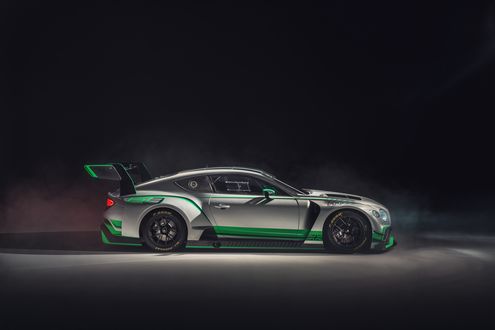 Обои на рабочий стол Тюнингованный авто Bentley Continental GT3 на темном фоне, by Kelly Pleskot