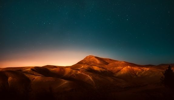 Обои на рабочий стол Горы под ночным звездным небом, Iran / Иран, фотограф mohammad alizade