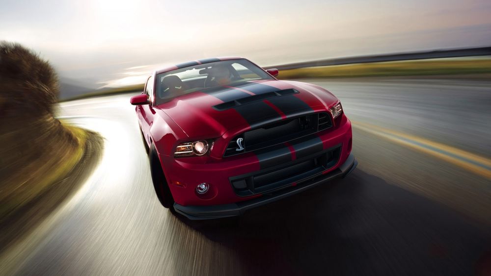 Обои для рабочего стола Ford mustang Shelby GT 500 на вираже