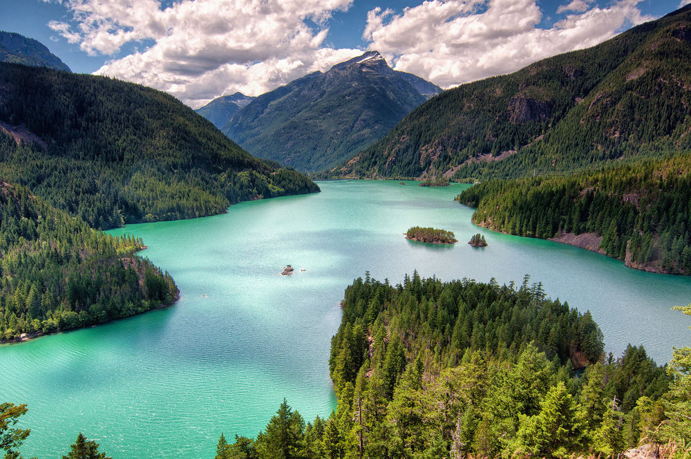 Обои для рабочего стола Озеро Diablo, Washington, USA / Дьявола, Вашингтон, США среди гор