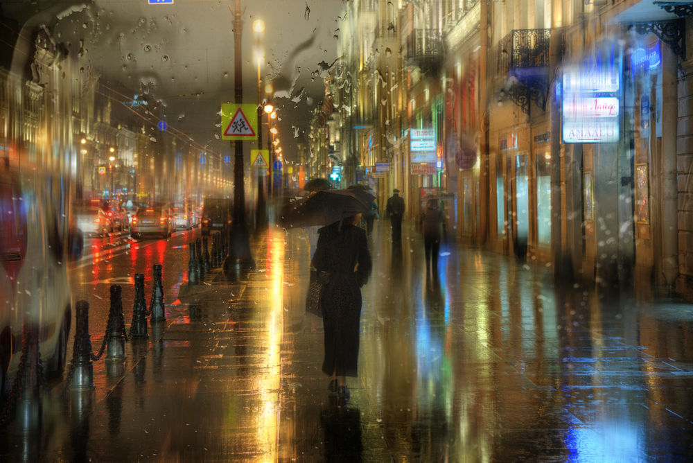 Обои для рабочего стола Люди на улице дождливого Санкт-Петербурга, фотограф Ed Gordeev