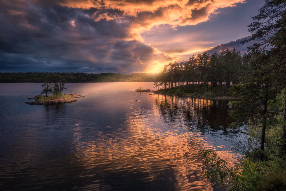 Обои для рабочего стола Закат на озере Рингерике / Ringerike, Норвегия / Norway, фотограф. Ole Henrik Skjelstad