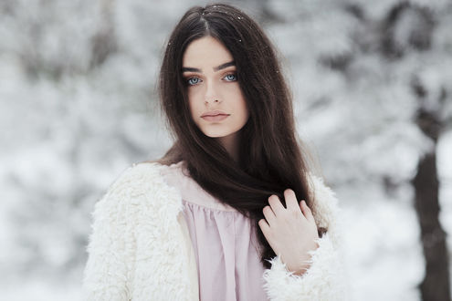 Обои на рабочий стол Девушка с длинными волосами, фотограф Jovana Rikalo