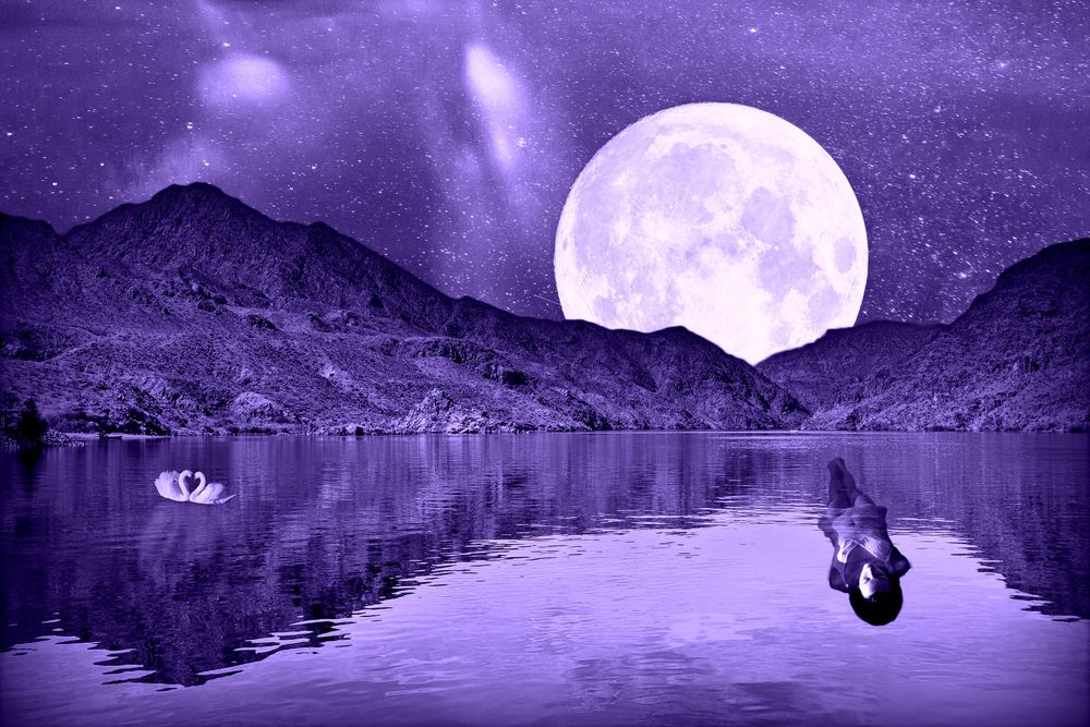 Обои для рабочего стола Полная луна над гладью озера с парой лебедей, горы на заднем плане, by Myriam