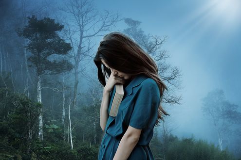 Обои на рабочий стол Девушка с книгой в руке на фоне природы, by Enrique Meseguer