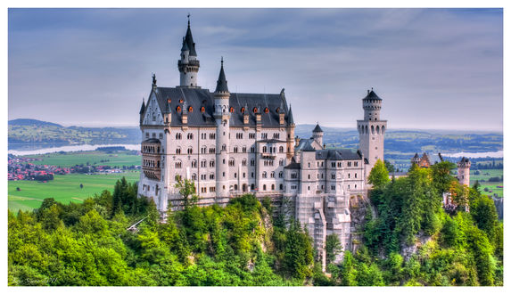 Обои на рабочий стол Замок Neuschwanstein Castle in Bavaria, Germany / Нойшванштайн в Баварии, Германия, by pingallery
