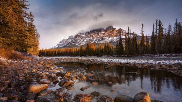 Обои на рабочий стол Река в провинции Альберта, Канада / Alberta, Canada