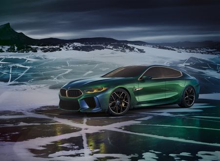 Обои на рабочий стол Зеленый BMW Concept M8 Gran Coupe стоит на льду на фоне гор под пасмурным небом