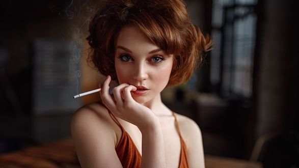 Обои на рабочий стол Модель Olya Pushkina / Оля Пушкина с сигаретой. Фотограф Georgy Chernyadyev
