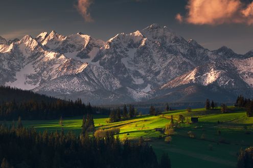 Обои на рабочий стол First Day of Spring / Первый день весны, горы Tatra, Poland / Татры, Польша, фотограф Karol Nienartowicz