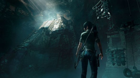 Обои на рабочий стол Лара Крофт / Lara Croft у подножия гробницы (кадр из игры Shadow of the Tomb Raider / Тень расхитительницы гробниц)