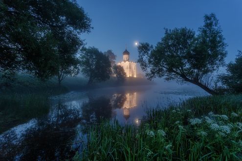 Обои на рабочий стол Храм Покрова на Нерли в утренних сумерках, фотограф Пашеничев Александр