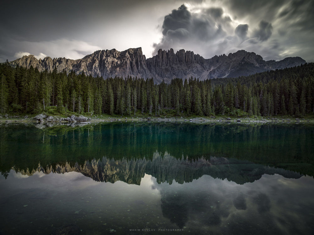 Обои для рабочего стола Lago di Carezza / Озеро Кареза, фотограф Maxim K