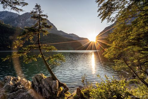 Обои на рабочий стол Восход солнца на озере Леопольдштайнер / Leopoldsteinersee, Штирия / Styria, Австрия / Austria, автор Wim Air