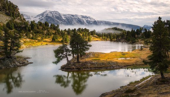 Обои на рабочий стол Lac Achard / Ашар - высокогорное озеро Франции, фотограф Daniel Metz