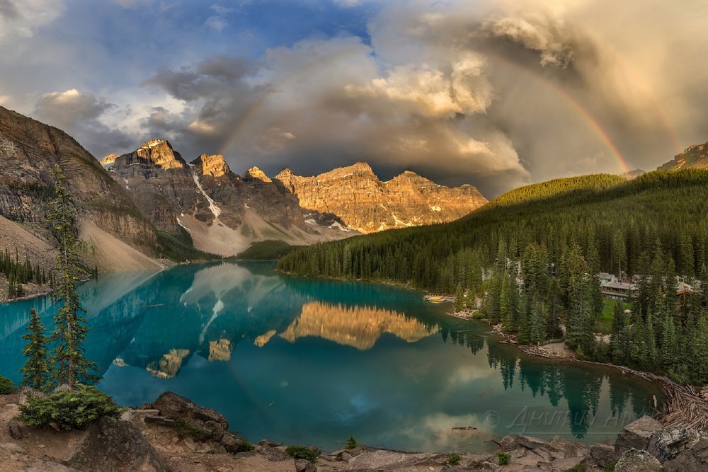 Обои для рабочего стола Двойная радуга утром на Moraine Lake, Canada / Озере Морейн, Канада, фотограф Дмитрий Архипов