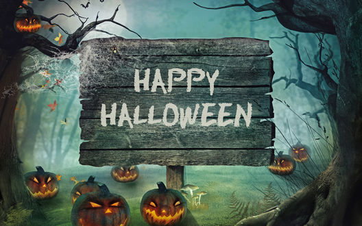 Обои на рабочий стол Табличка с надписью Happy Halloween / Счастливого Хеллоуина поставлена в темном лесу среди тыкв