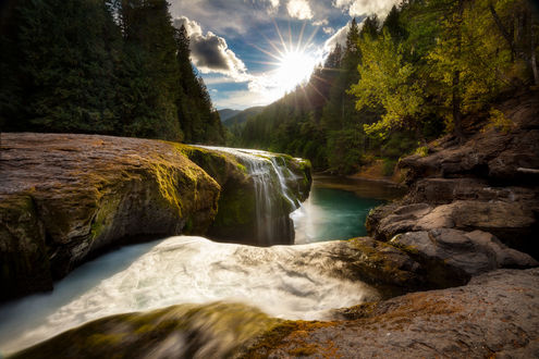 Обои на рабочий стол Водопад в Lewis Falls, Washington / Льюис Фоллс, Вашингтон. Фотограф Doug Shearer