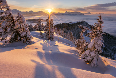 Обои на рабочий стол Зимний закат солнца на Wieserhоrndl, Austria / WieserhГ¶rndl, Австрия. Фотограф Manuel Widl