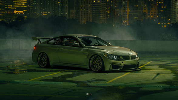 Обои на рабочий стол BMW M4 в ночном городе из игры Gran Turismo Sport, by JREEL