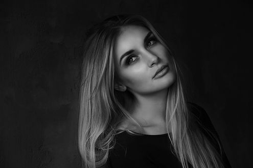 Обои на рабочий стол Черно-белый портрет девушки, фотограф Ирина Манохина