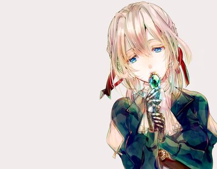 Обои на рабочий стол Violet Evergarden / Вайолет Эвергардэн с изумрудной брошью из аниме Violet Evergarden