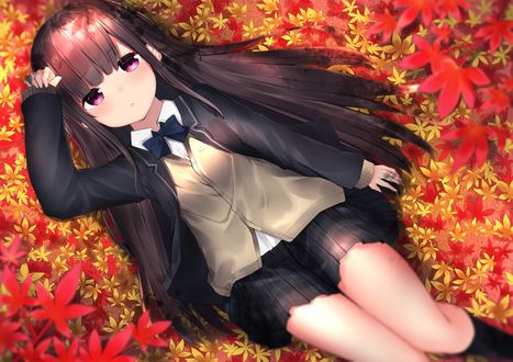 Обои на рабочий стол Девочка в школьной форме лежит на опавшей листве, art by neku (neku draw)