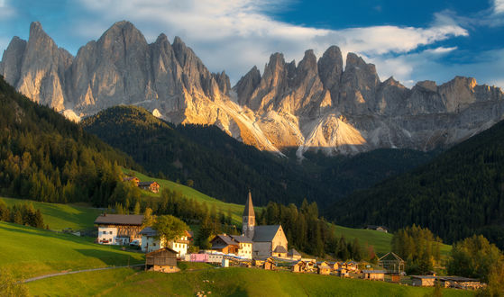 Обои на рабочий стол Деревня Santa Maddalena / Санта-Маддалена. Фотограф Сергей Луканкин