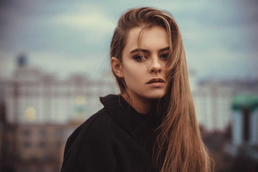 Обои для рабочего стола Девушка с длинными волосами, фотограф Дарья Клепикова
