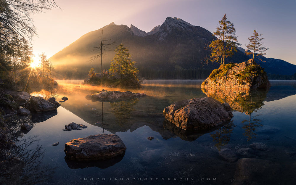 Обои для рабочего стола Восход солнца на озере, Bavaria, Germany / Бавария, Германия. Фотограф Dag Ole Nordhaug