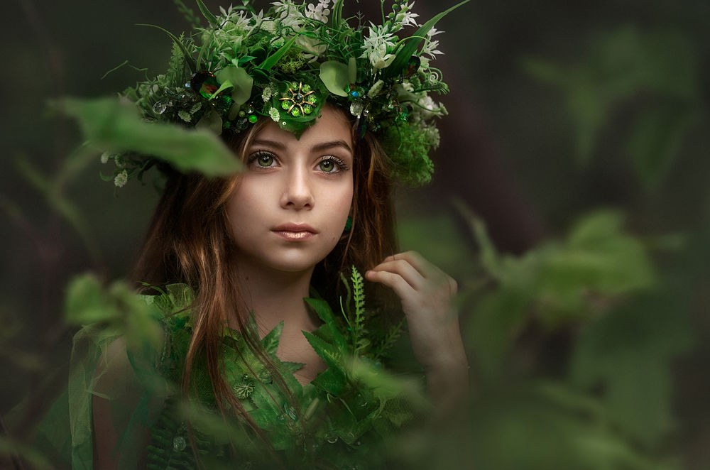 Обои для рабочего стола Девушка в венке. Фотограф Evgeny Loza
