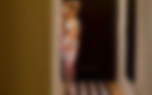 Обои для рабочего стола Модель известного бренда Victorias Secret позирует в эффектном гарнитуре