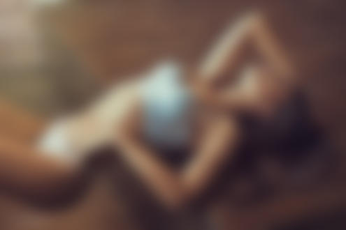 Обои на рабочий стол Девушка в нижнем белье позирует. Фотограф Wojtek Polaczkiewicz