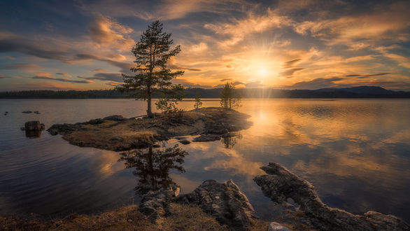 Обои на рабочий стол Рассвет на озере Ringerike, Norway / Ringerike, Норвегия, by Ole Henrik Skjelstad