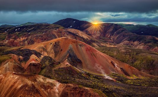 Обои на рабочий стол Закат в царстве риолитовых гор Landmannalaugar, Iceland / Ландманналаугар, Исландия, фотограф Шевченко Юрий