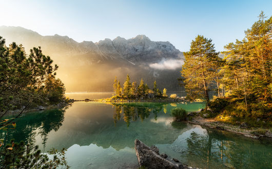 Обои на рабочий стол Восход солнца в Eibsee, Zugspitze / Айбзее, Цугшпитце, фотограф Max Forst