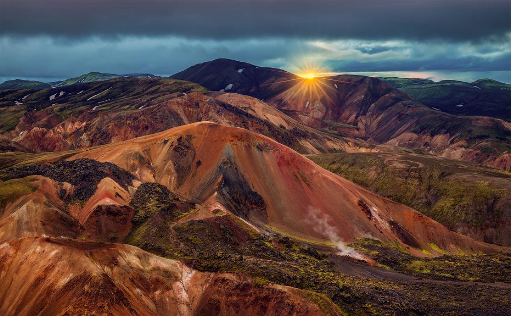 Обои для рабочего стола Закат в царстве риолитовых гор Landmannalaugar, Iceland / Ландманналаугар, Исландия, фотограф Шевченко Юрий