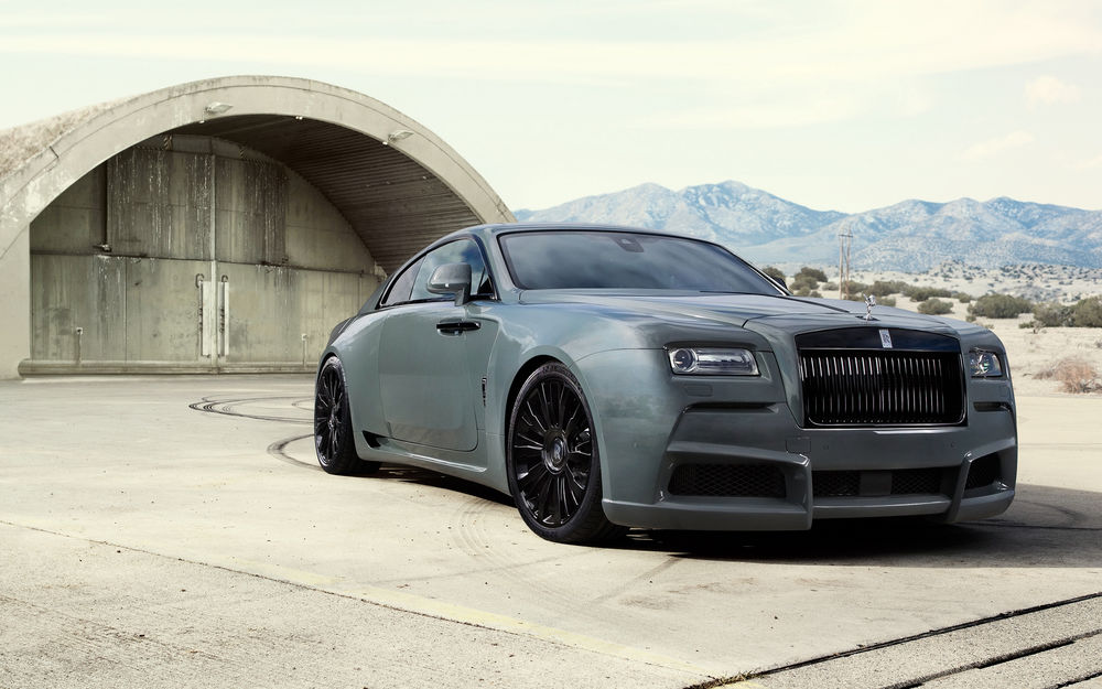 Обои для рабочего стола Серый Rolls-Royce Wraith от тюнинг-ателье Spofec в обвесе Overdose на фоне бункера