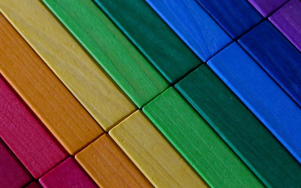 Обои для рабочего стола Разноцветные дощечки с древесной текстурой